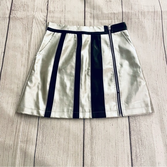 LF Dresses & Skirts - LF SEEK THE LABEL Women’s Metallic Silver & Black Vegan Leather Skirt Size Small